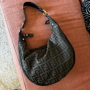 Vintage Fendi Croissant Bag 🤎🖤🤎